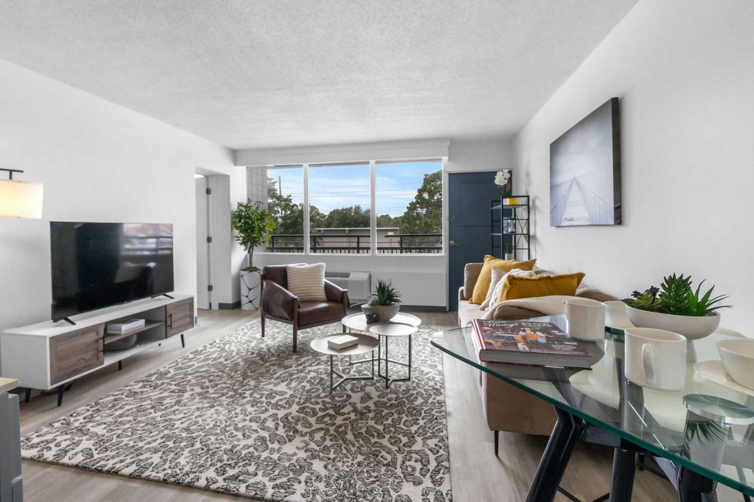 GoodHomes Bordeaux - Living room